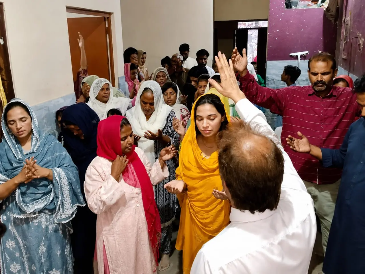 Sunday Worship Service Prayer Pakistan 1